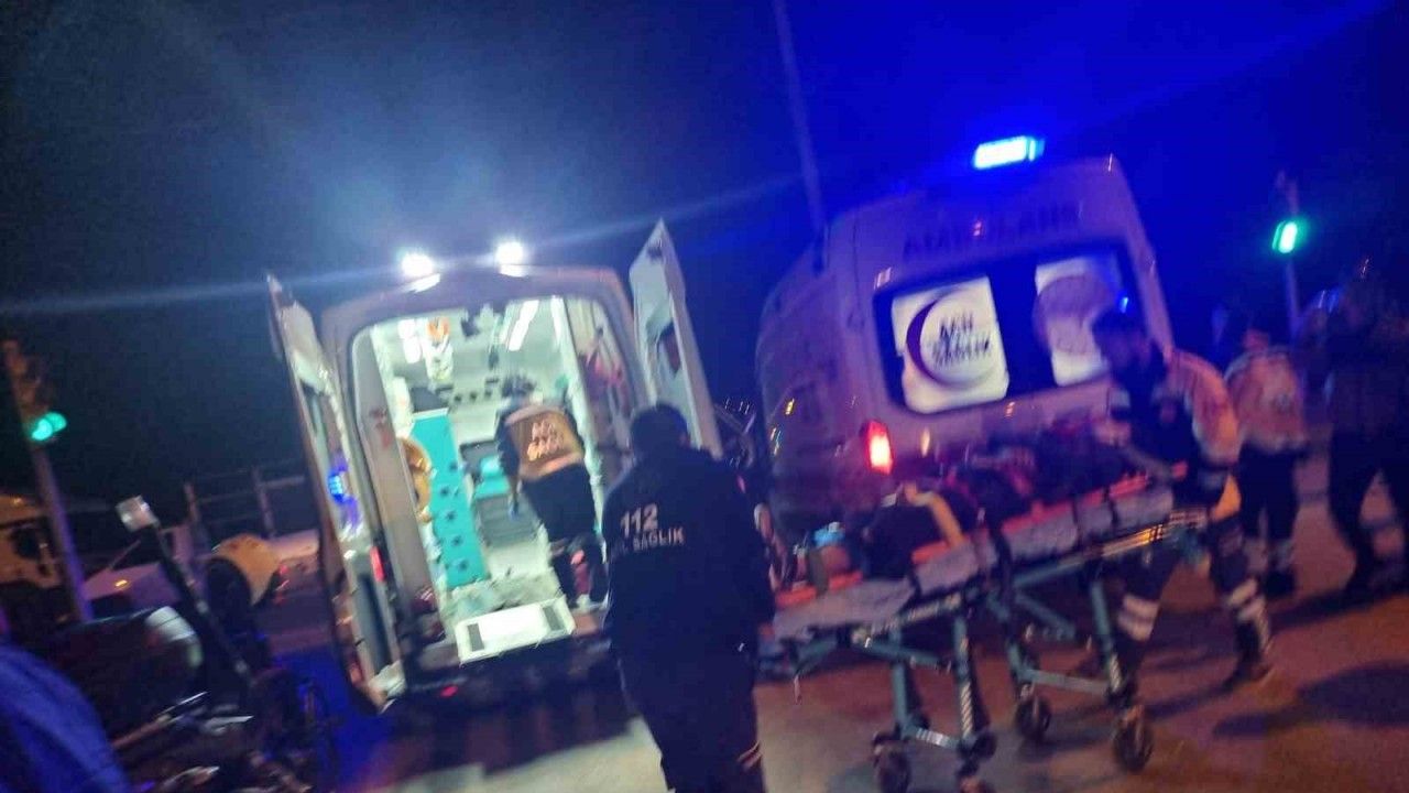 Milas’ta otomobil ve motosiklet çarpıştı: 2 yaralı