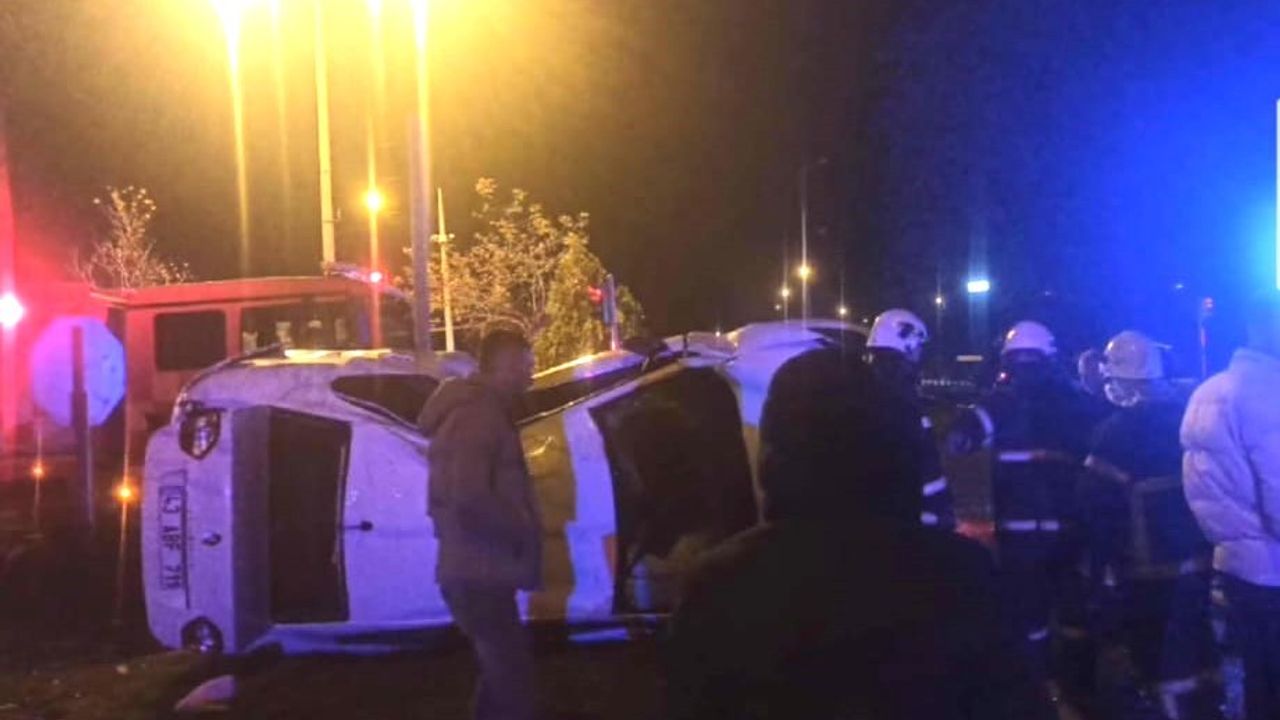 Kütahya’da iki otomobil çarpıştı: 2 yaralı