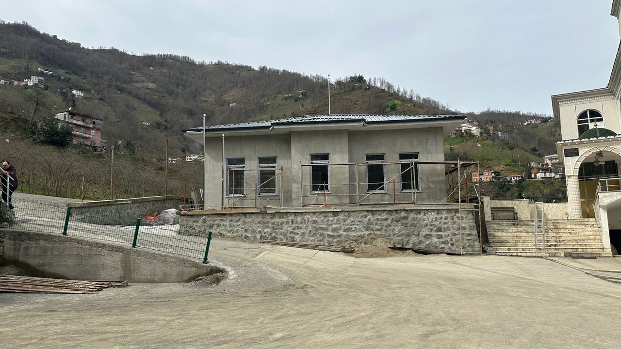 Trabzon'da üç ilçede sağlık tesisi inşaatları devam ediyor