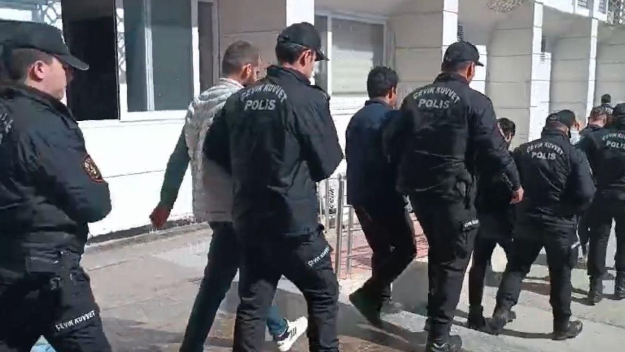Mersin’de aranan şahıslara şafak operasyonu: 88 kişi yakalandı