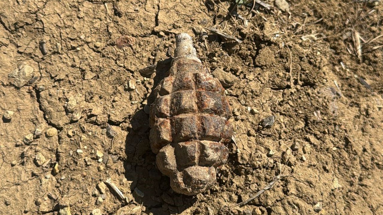 104 yıllık patlamamış  el bombası  bulundu!