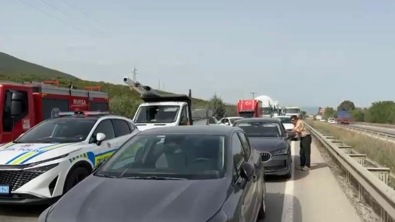 Bir arının yaptığına bakın! Tır kazası yüzlerce kişiyi mağdur etti