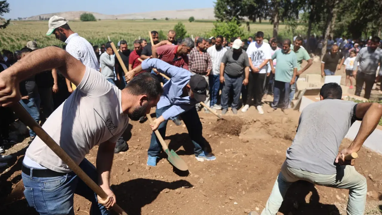 Hatay'da düğün sevinci yerini acıya bıraktı: 22 yaşındaki genç kalp kriziyle hayatını kaybetti