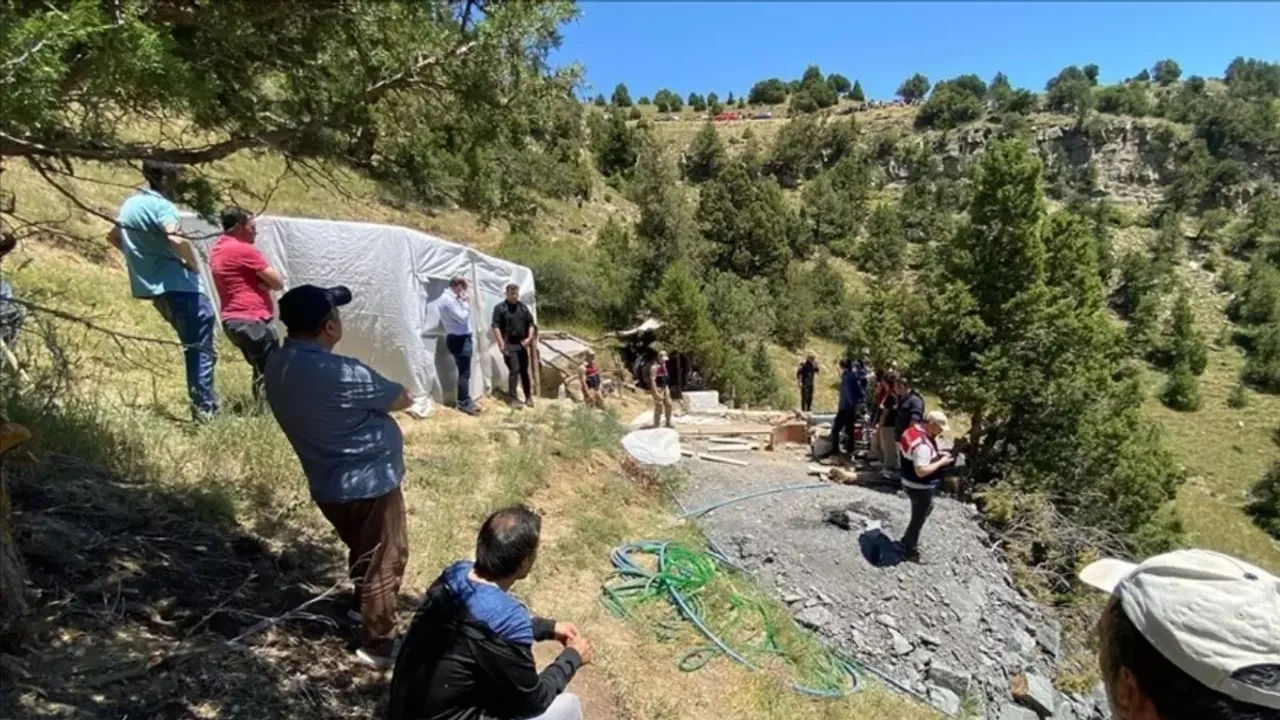 Erzurum'da oltu taşı ocağında göçük: 3 işçi hayatını kaybetti