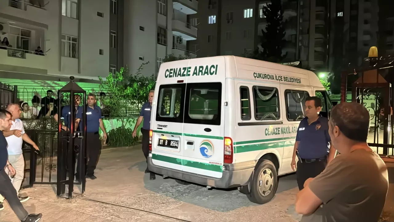 Aile dehşeti! Karısını ve kızını öldürdü