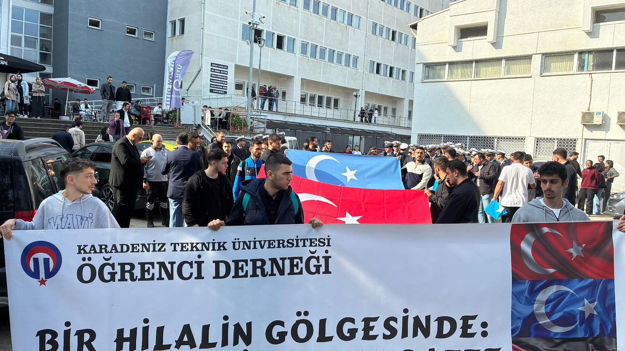 KTÜ'de öğrencilerden Gazze ve Doğu Türkistan için güçlü mesaj...