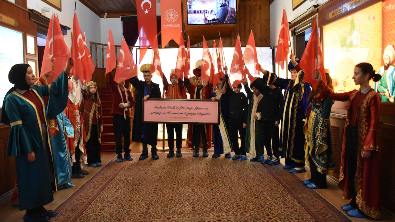 Padişahların hayatını Kanuni Sultan Süleyman Osmanlı Kültür Evi'nde öğreniyorlar