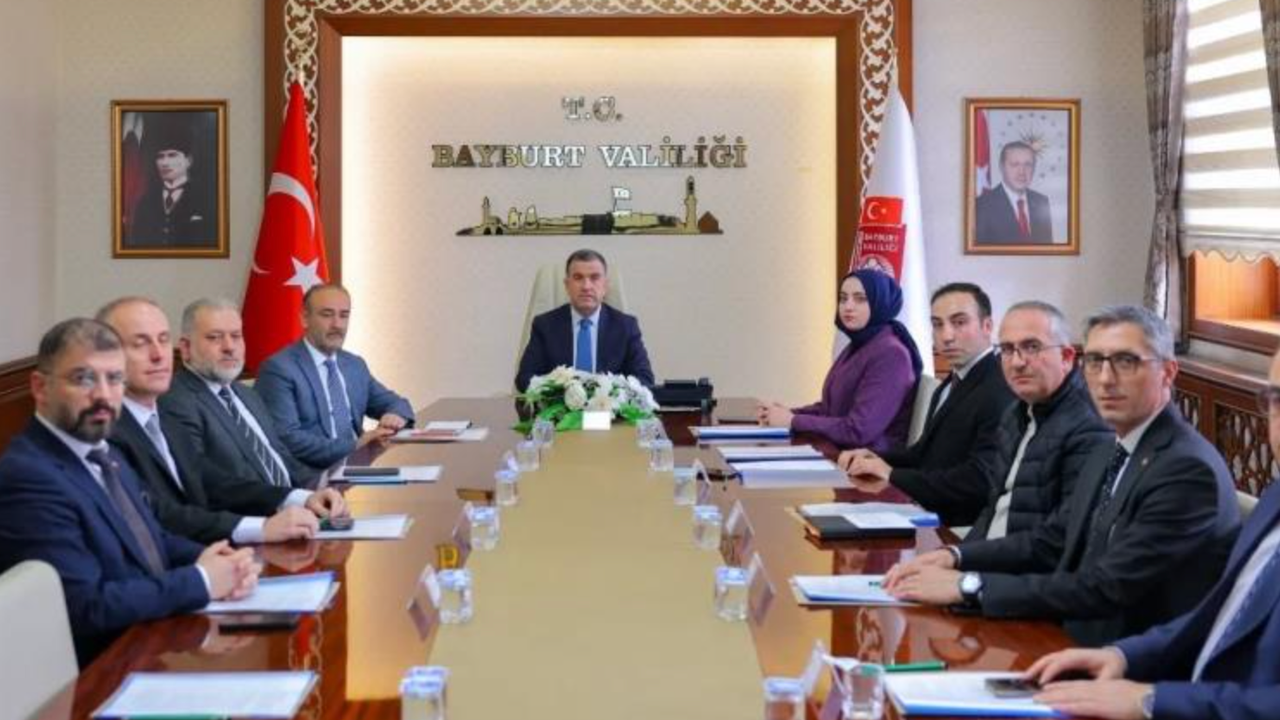 Bayburt’ta hayvanları korumaya yönelik sürdürülen çalışmalar toplantıda değerlendirildi