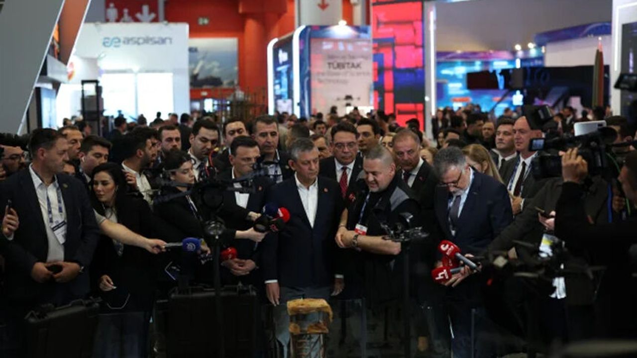 Özgür Özel'den SAHA 2026'ya ziyaret: Etkilenmediğim yok, hepsi harika