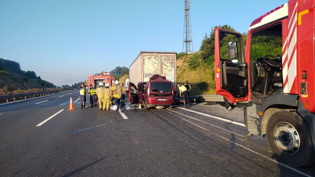 Kuzey Marmara Otoyolu'nda feci kaza: 1'i bebek 3 kişi hayatı