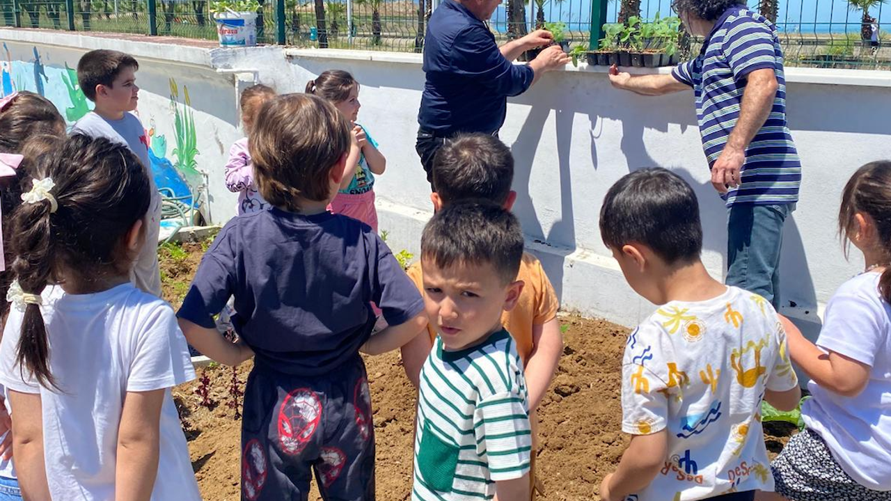 Akçaabat’ta minik eller toprakla buluştu