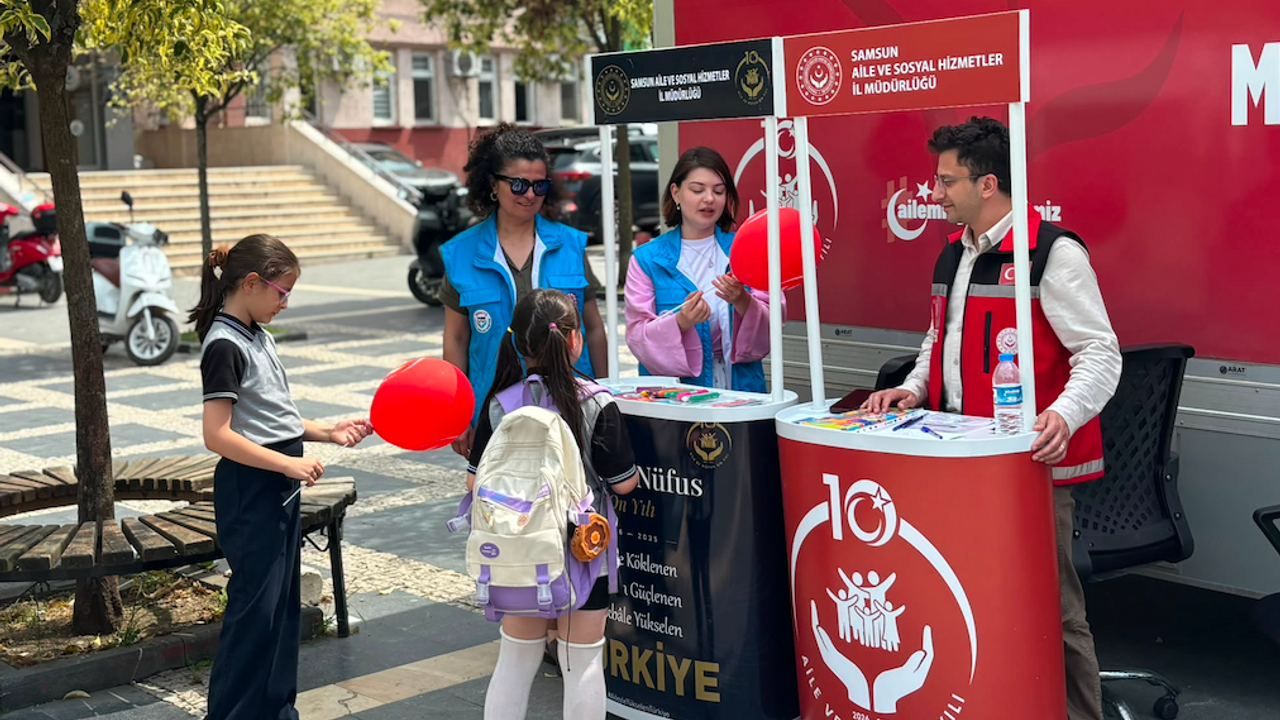Mobil sosyal hizmet aracı Tekkeköy'de vatandaşlarla buluştu