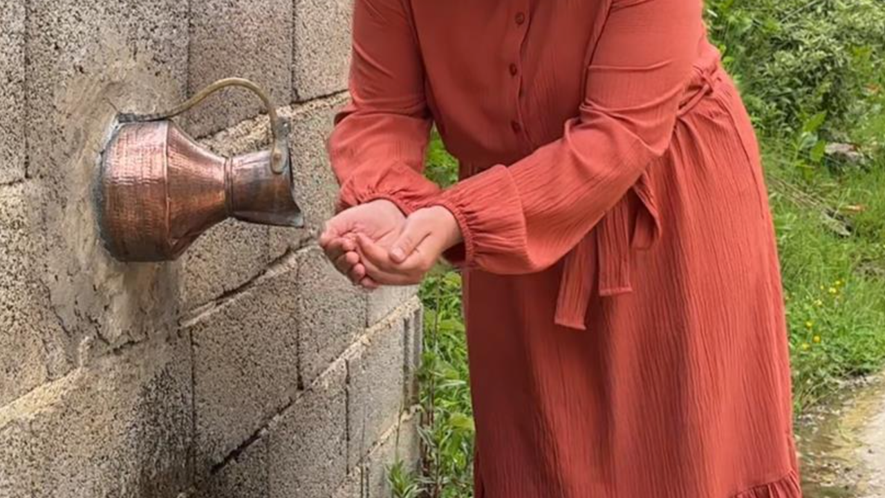 Rizeli'nin güğümden çeşmesi ilgi çekiyor