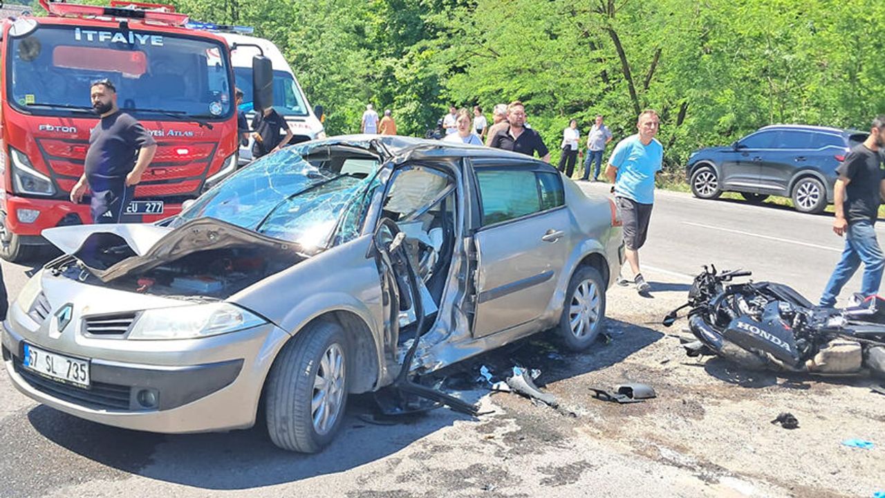 Motosiklet, akaryakıt istasyonuna dönen otomobile çarptı: 1 