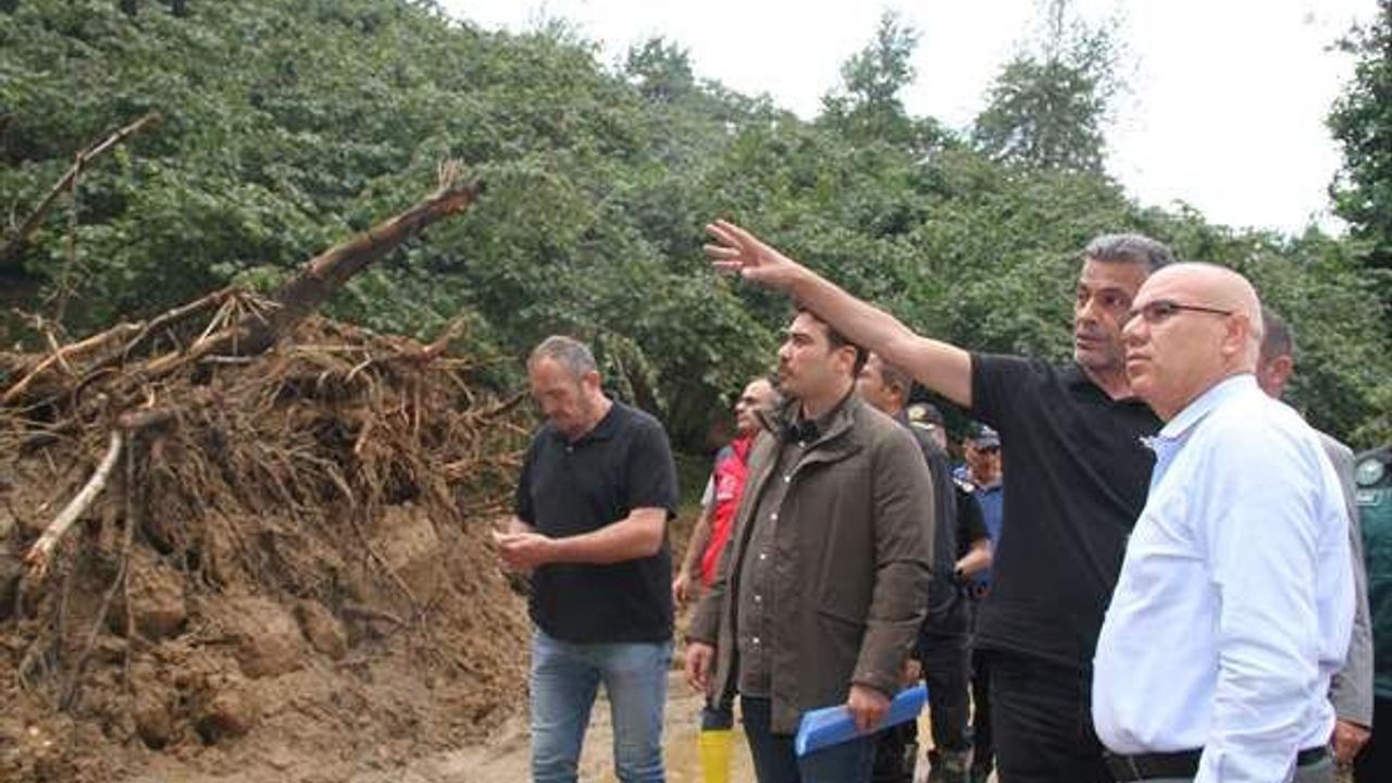 Giresun Valisi Koç, Yağlıdere'de taşkınlardan zarar gören bölgeleri inceledi