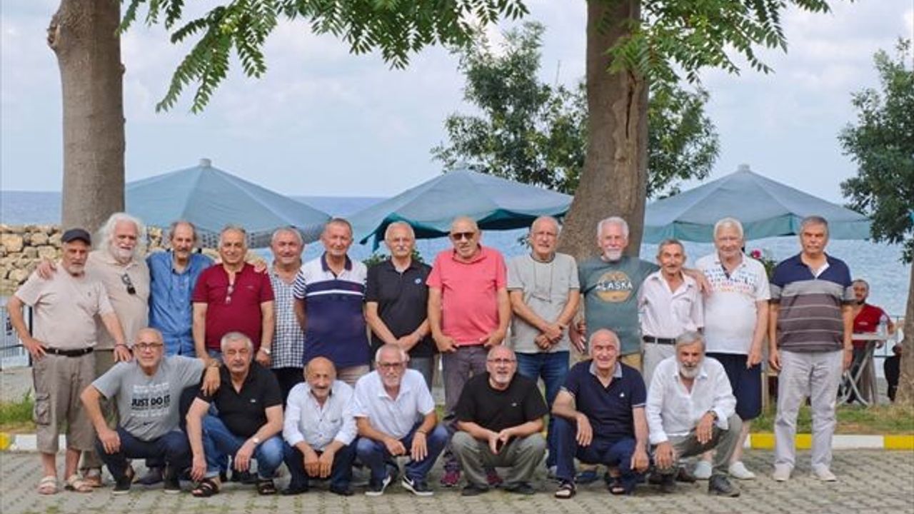 Erzurum Atatürk Üniversitesi mezunları Trabzon'da bir araya geldi