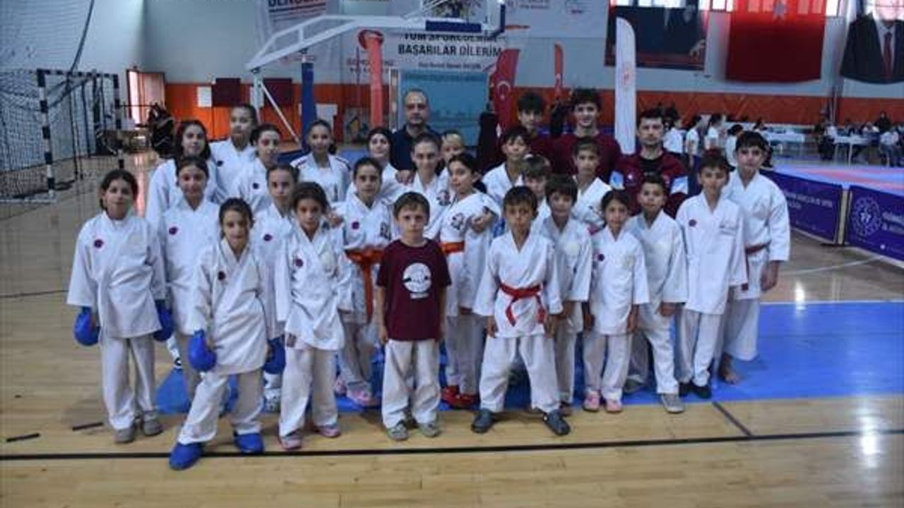 Gümüşhane'de karate turnuvası düzenlendi