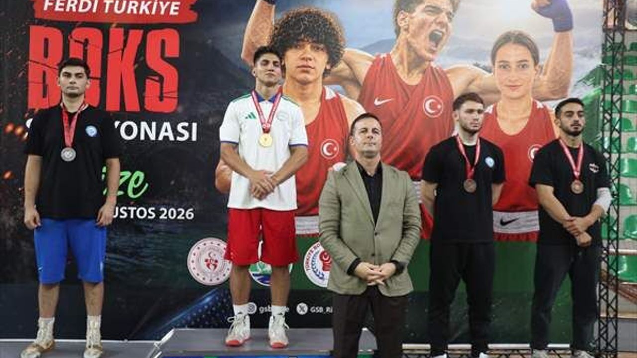 Rize'deki Yeşilay 23 Yaş Altı Türkiye Ferdi Boks Şampiyonası sona erdi