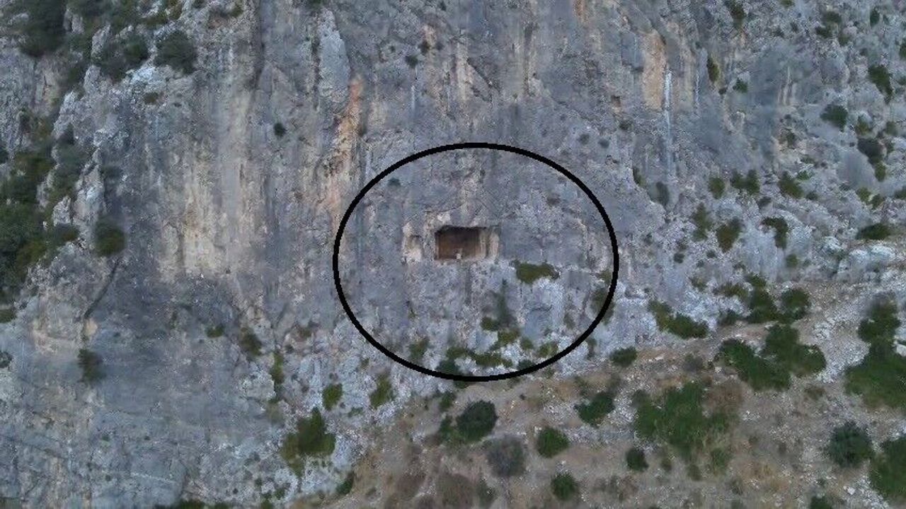 İbadet için girdiği mağarada mahsur kaldı!