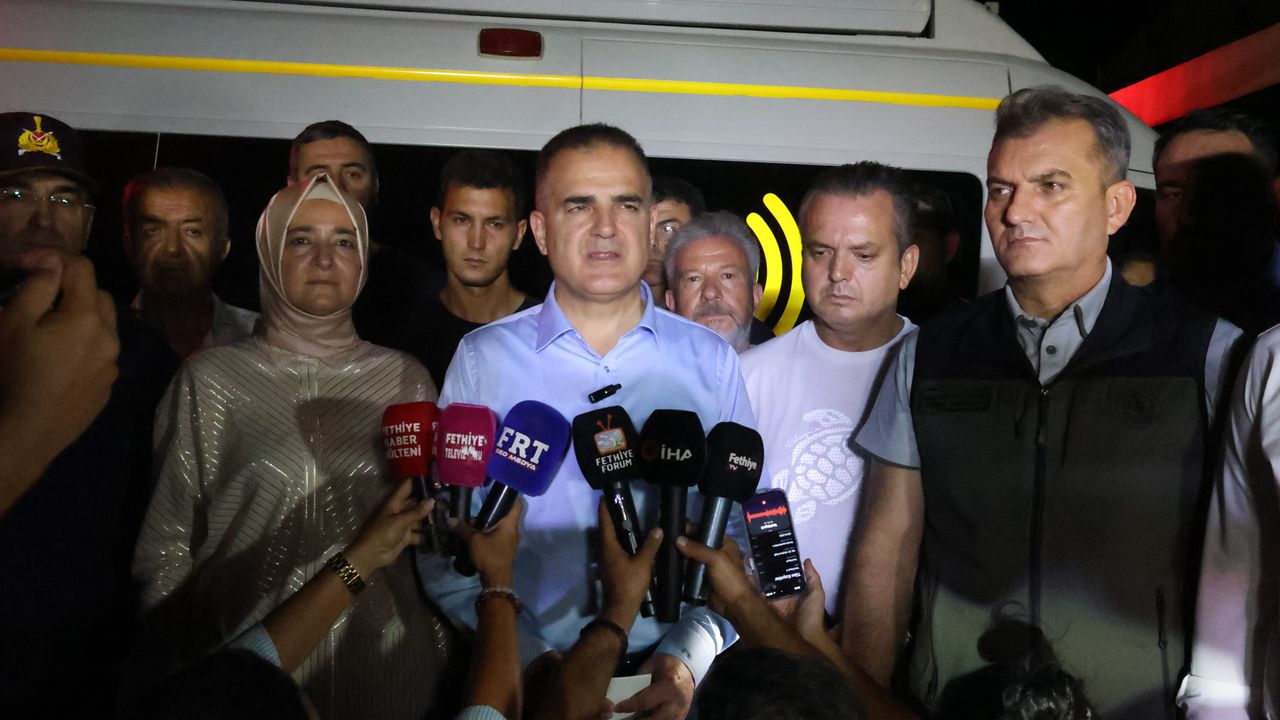 Orman yangınında 16 huzurevi sakini dumandan etkilendi