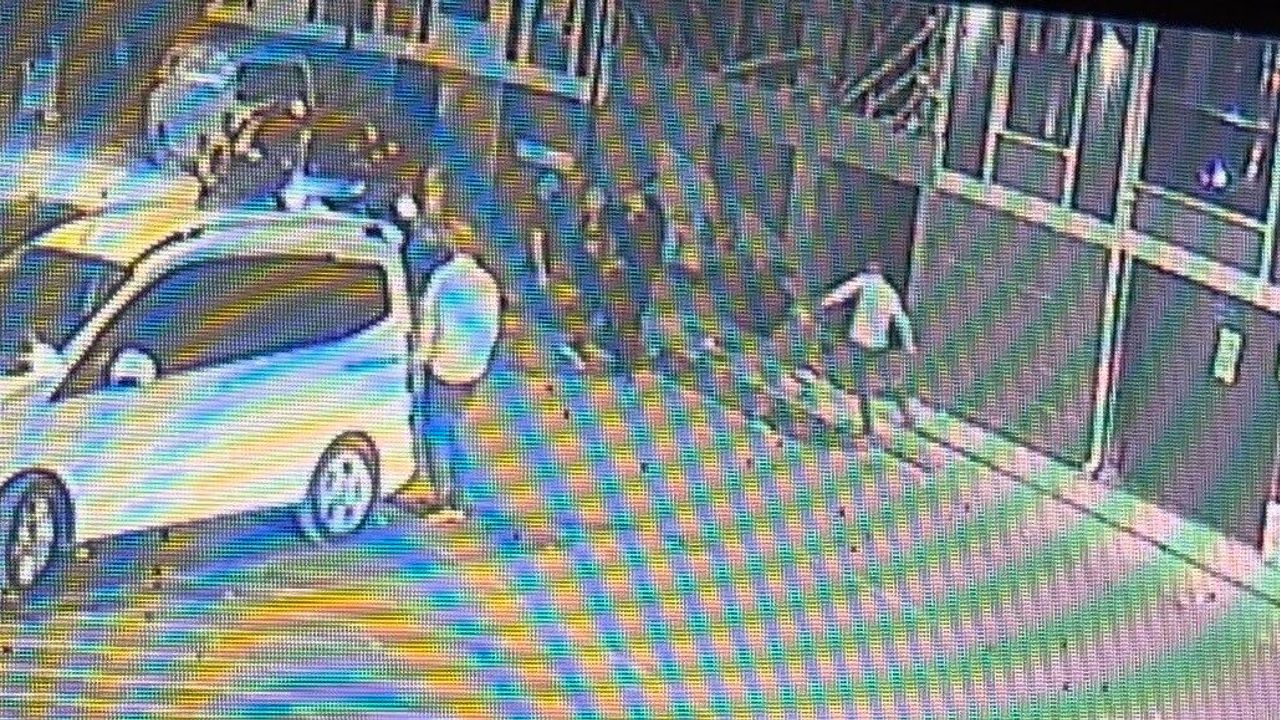 Araç ticareti silahlı kavgaya döndü... O anlar kamerada