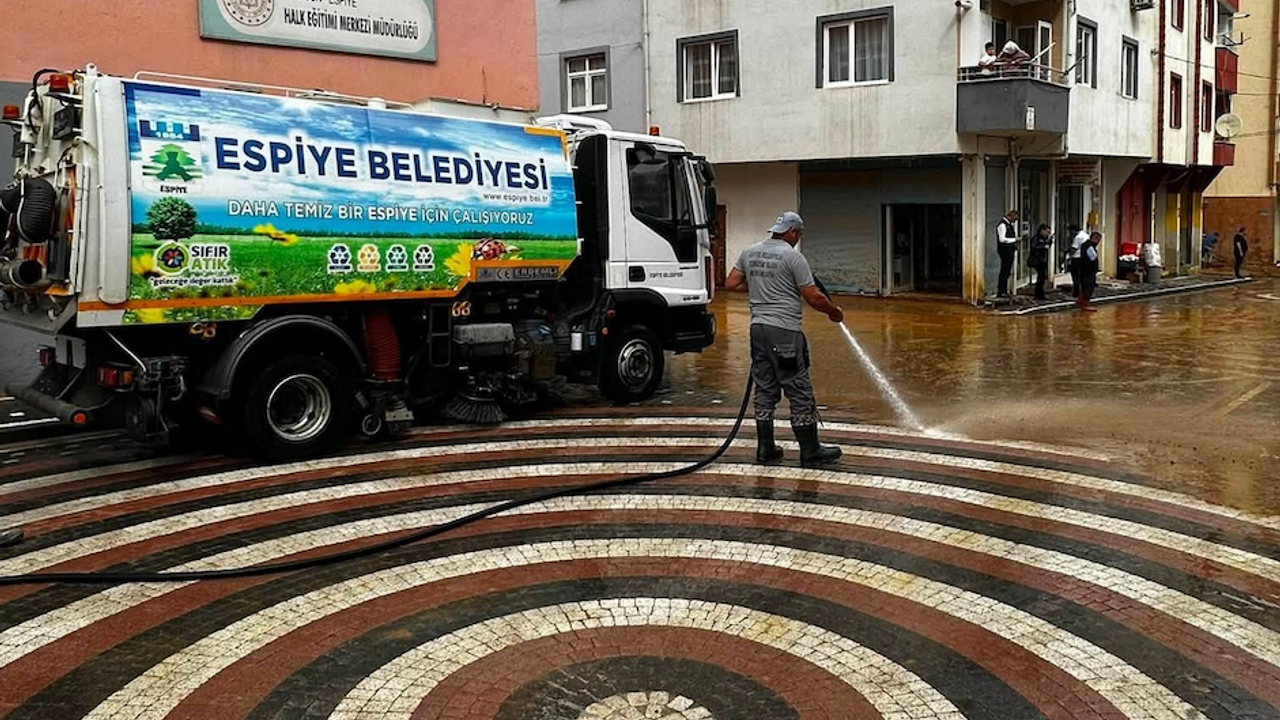 Giresun’da sağanak iki ilçede hasara yol açtı