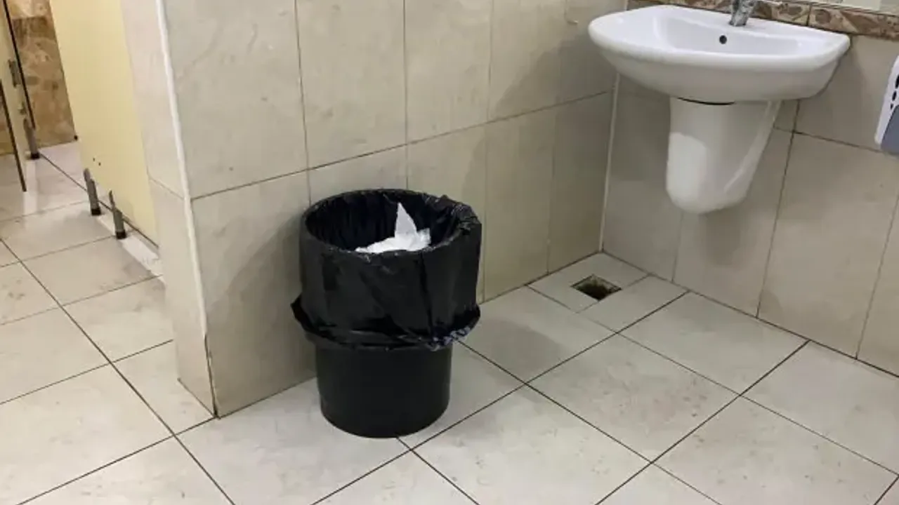 Mersin’de hastane tuvaletinde çöpte canlı bebek bulundu