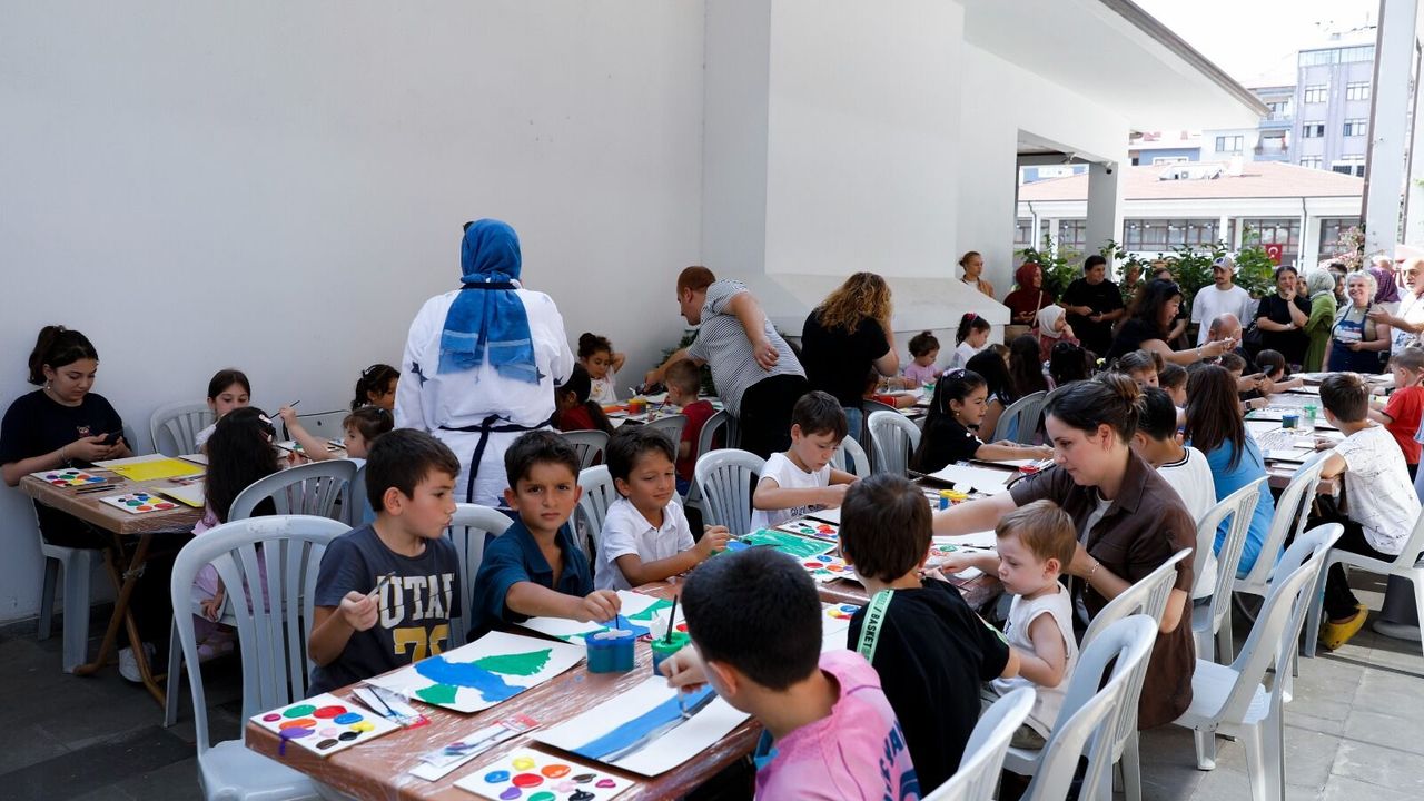 Akçaabat’ta minik ressamlar sanatla buluştu