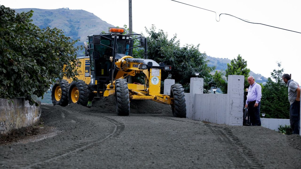 Trabzon’un Akçaabat ilçesinde yol seferberliği