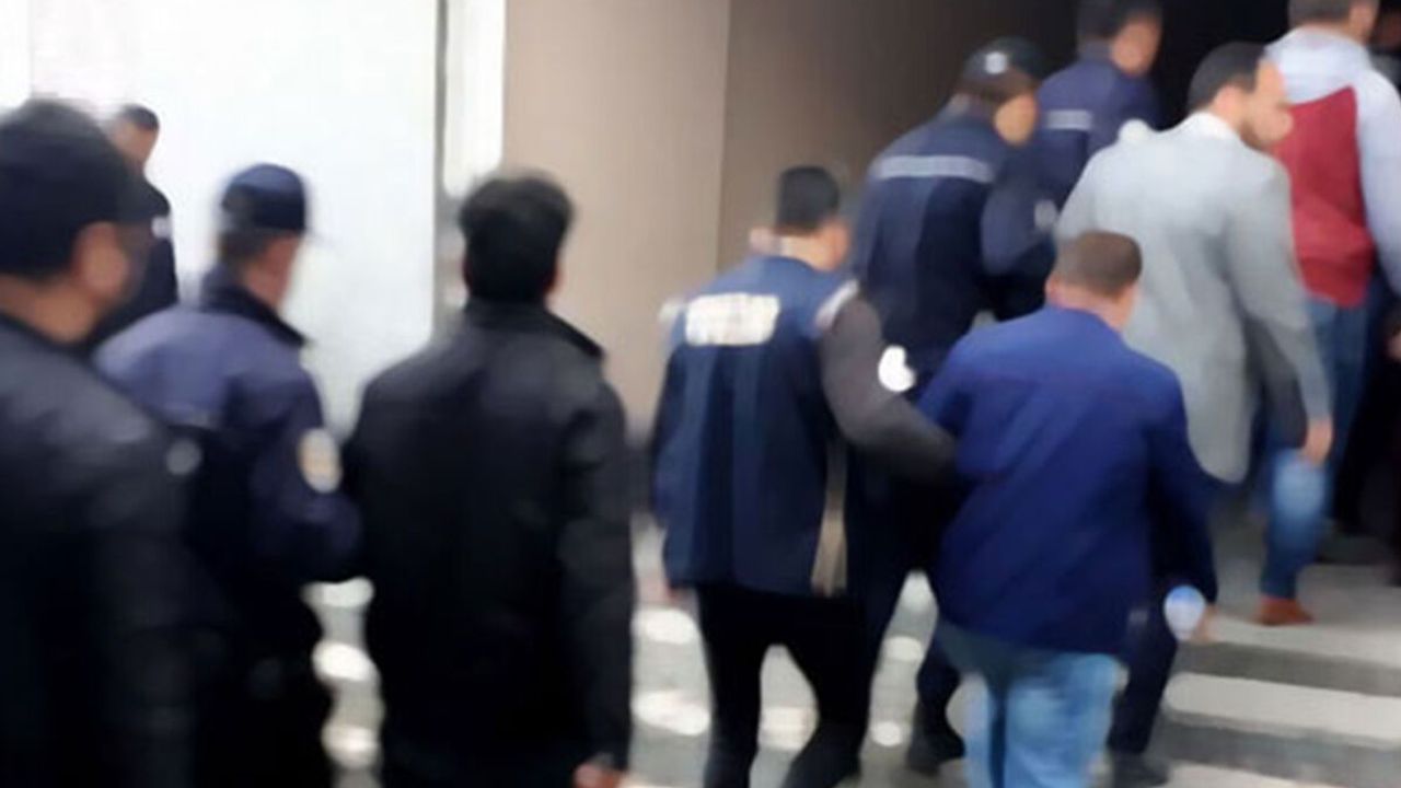 FETÖ’ye şafak baskını: 20 gözaltı!
