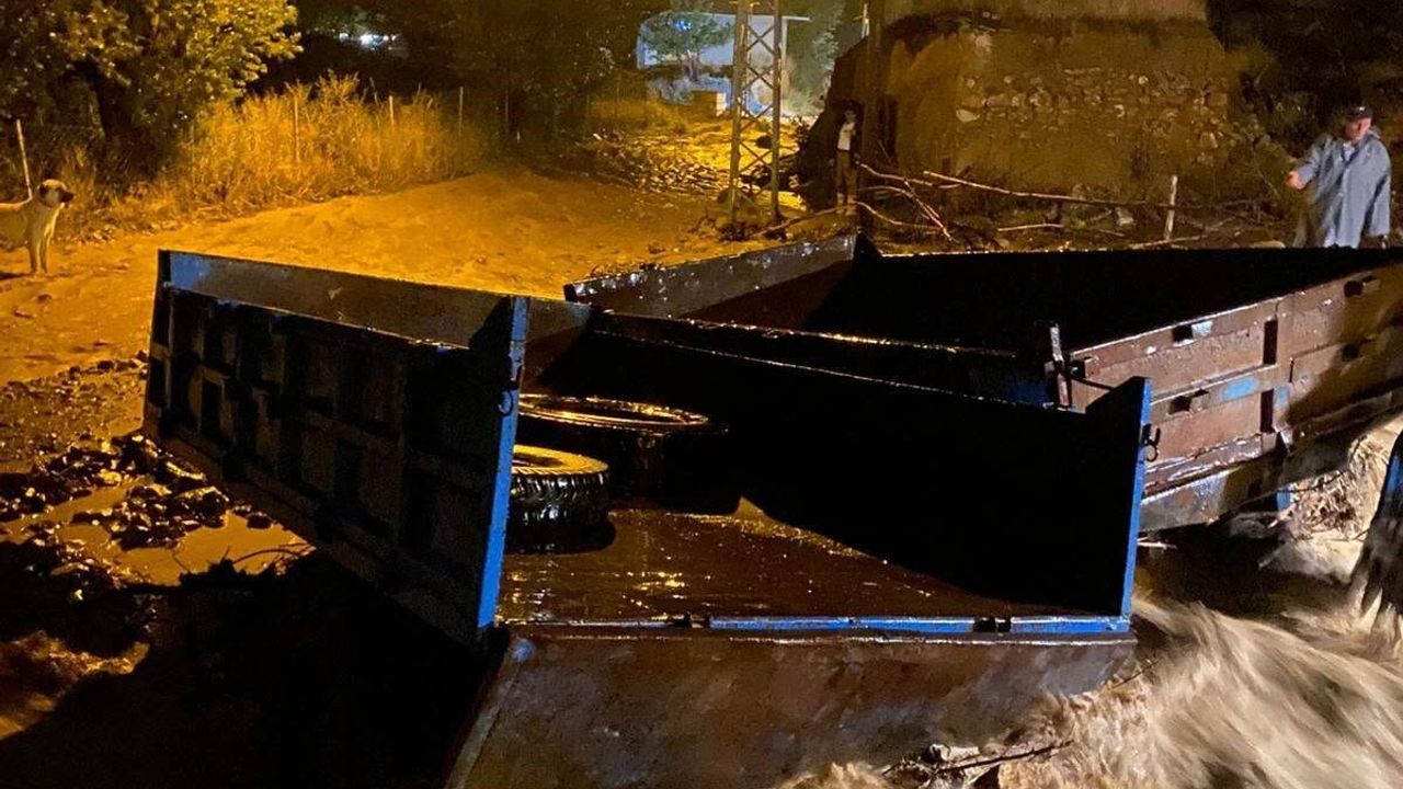 Sağanak yağış Saraycık köyünde taşkına neden oldu