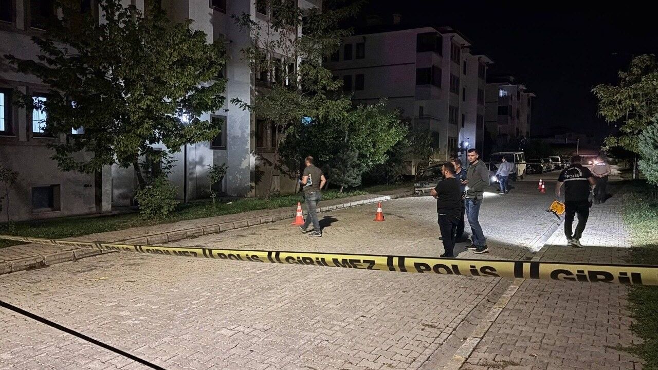 Bir eve silahla ateş edildi