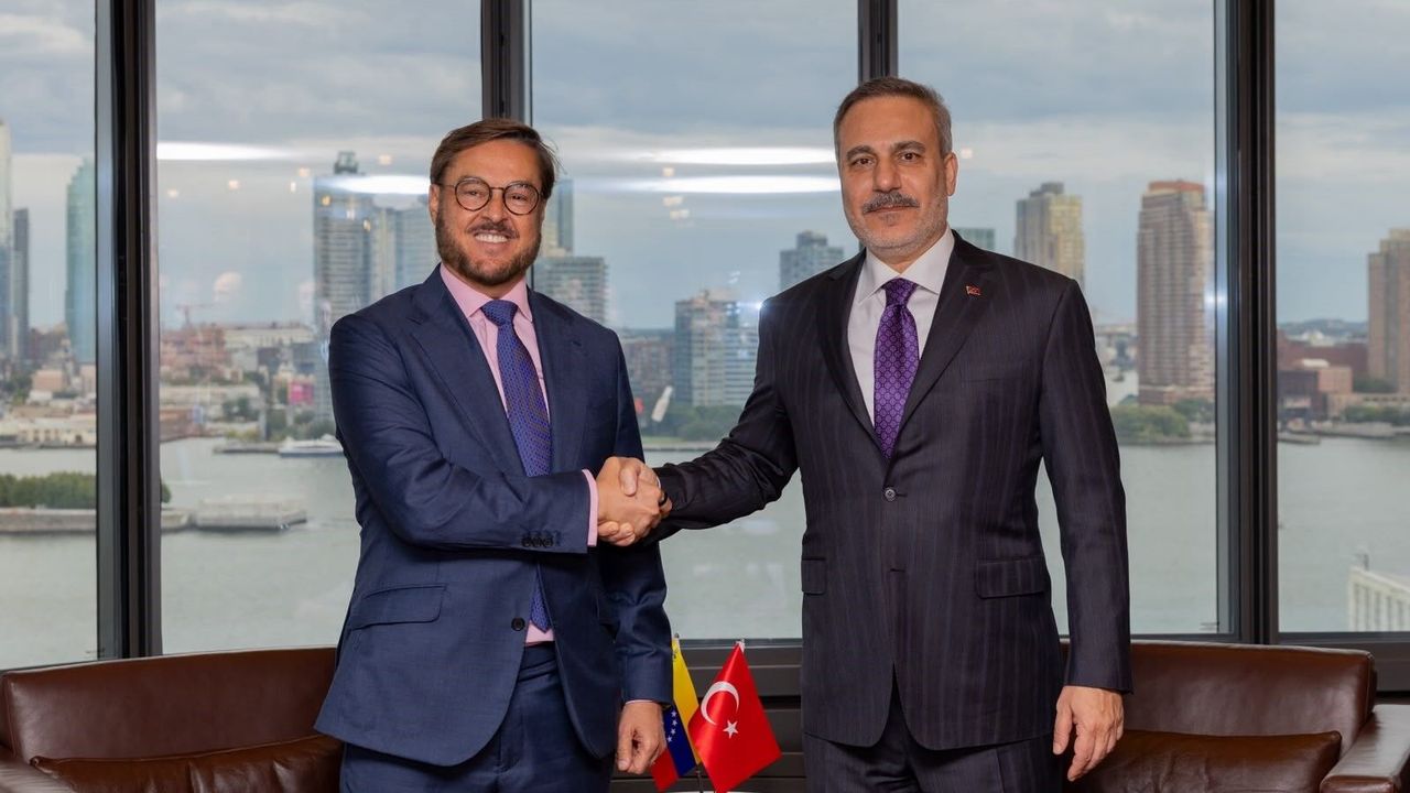 Bakan Fidan, Venezuela Dışişleri Bakanı Felix Plasencia Gonzales ile bir araya geldi