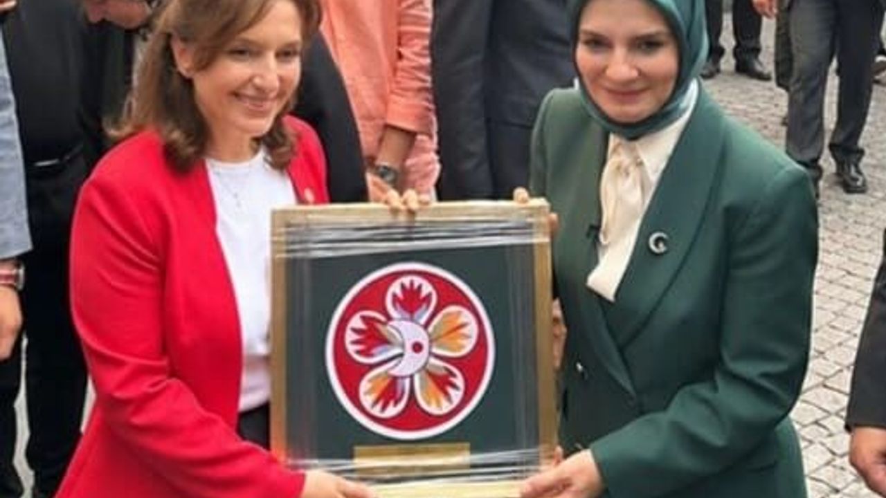 152 yıllık makineyle işlendi! Bakan Göktaş’a da hediye edildi