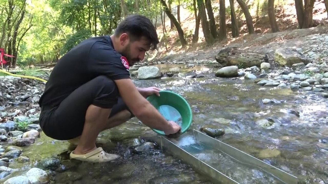 Dünyayı geziyor, günde 5 gram altın çıkarıyor