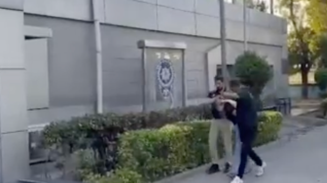 8 yıldır aranıyordu, kadın kılığında yakalandı