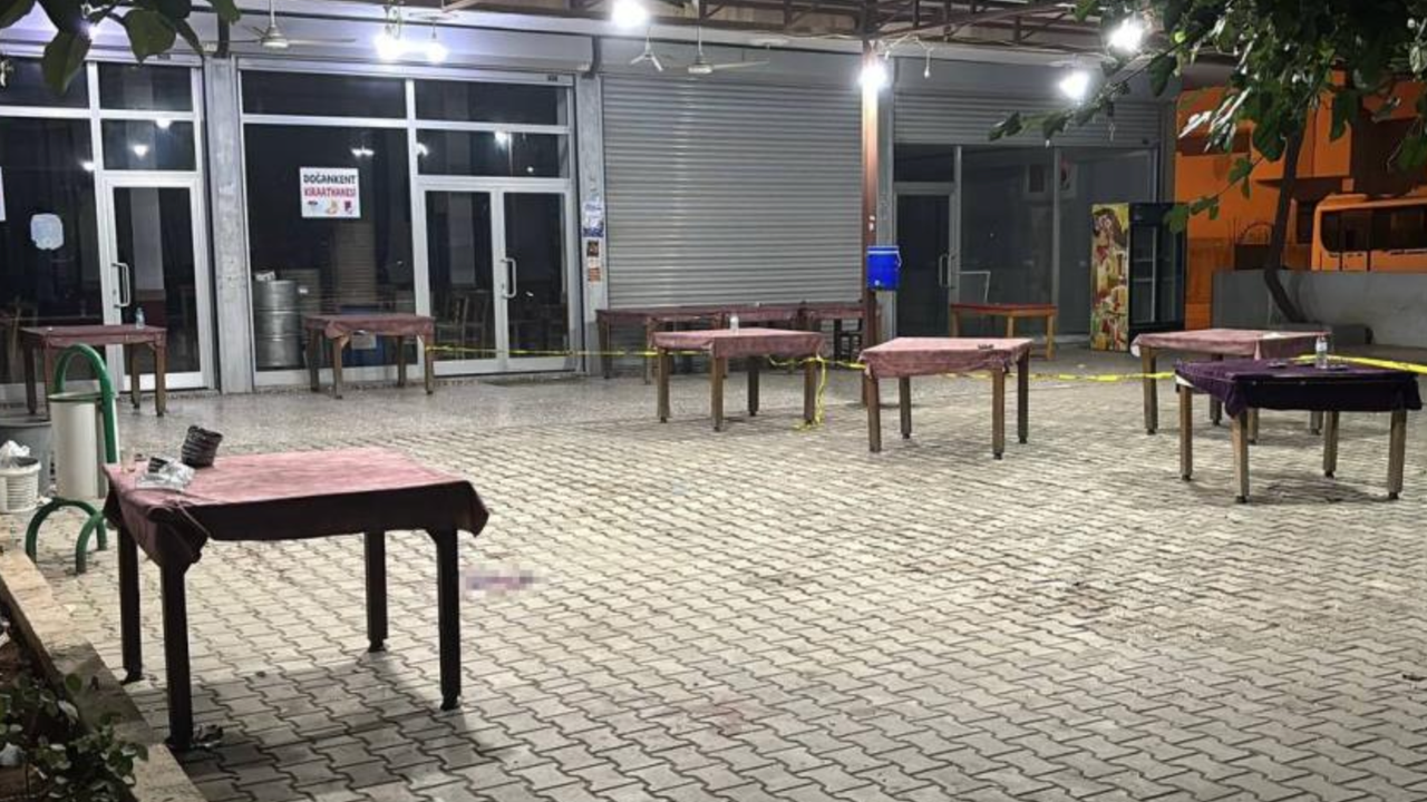 Adana’da kahvehanede silahlı çatışma! Ölü ve yaralılar var