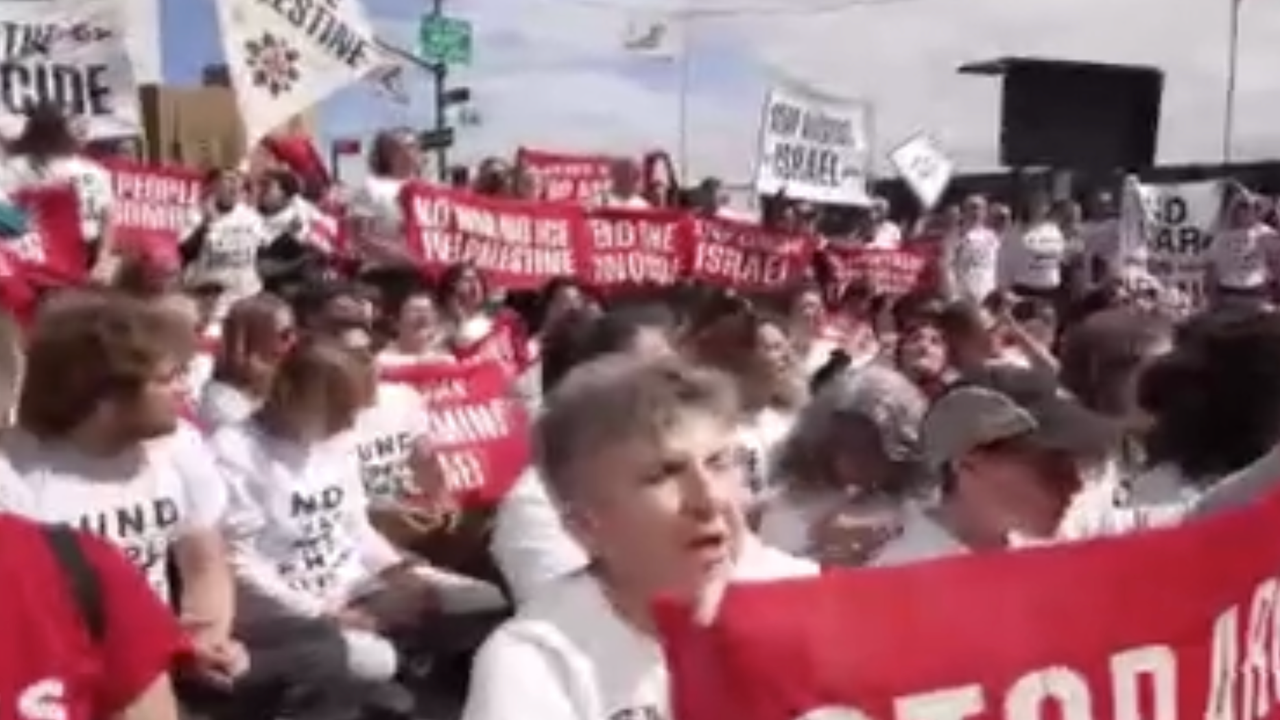 New York’ta yüzlerce kişi Netanyahu’yu protesto etti
