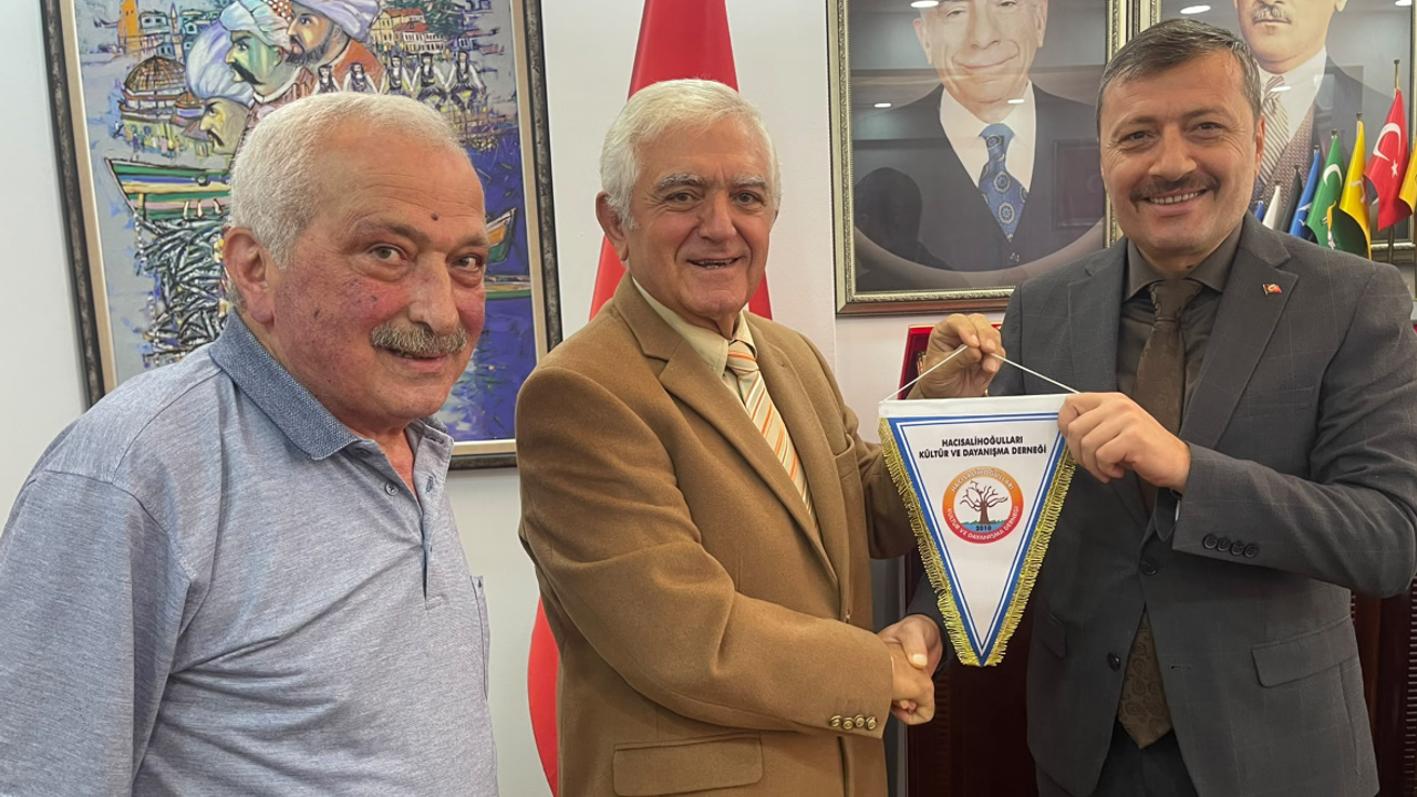 Hacısalihoğulları Derneği’nden MHP Trabzon İl Başkanı Alper Hacısalihoğlu’na ziyaret