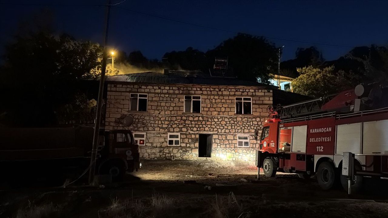 Yangında iki kişi hayatını kaybetti