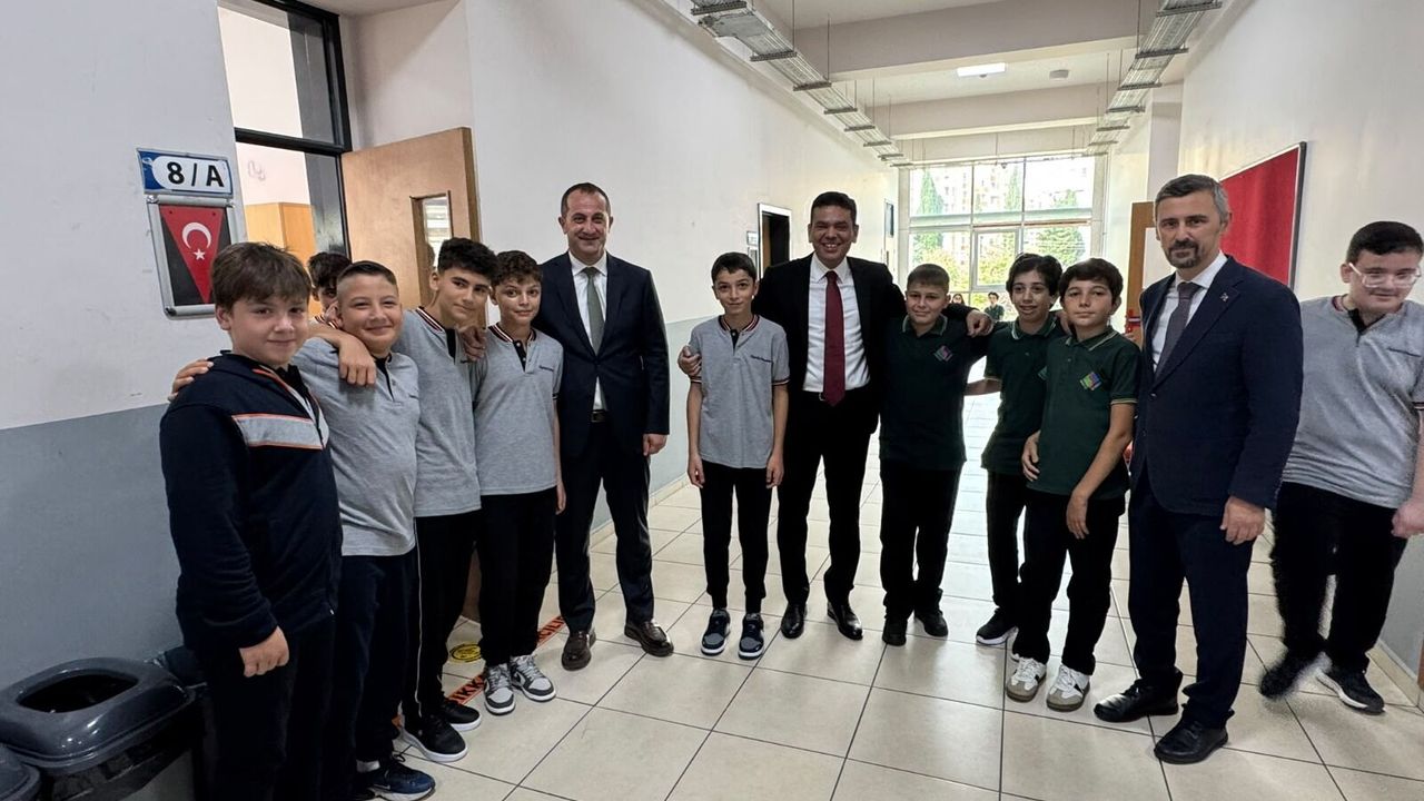 Başkan Ekim öğrencilerin okul heyecanına ortak oldu
