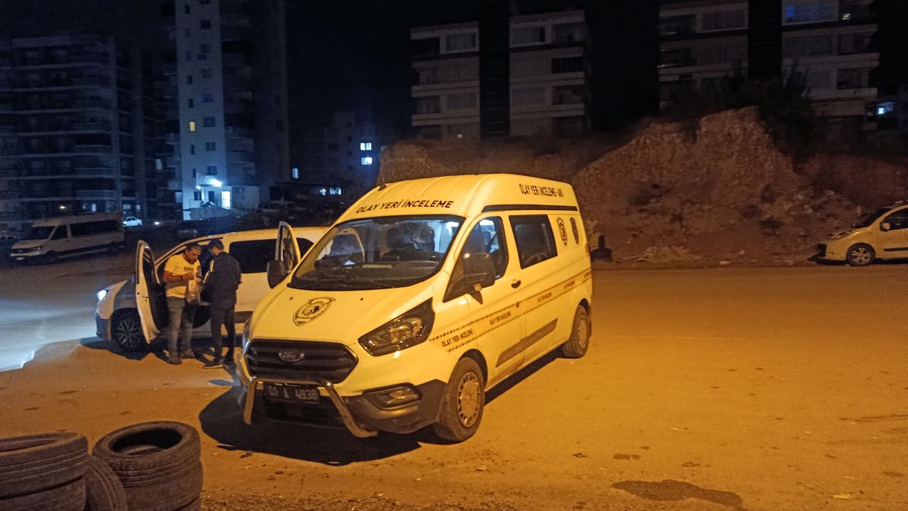 Sevgilisinin eski eşi geldi, pencereden çıkmaya çalışırken 3'üncü kattan düşerek hayatını kaybetti