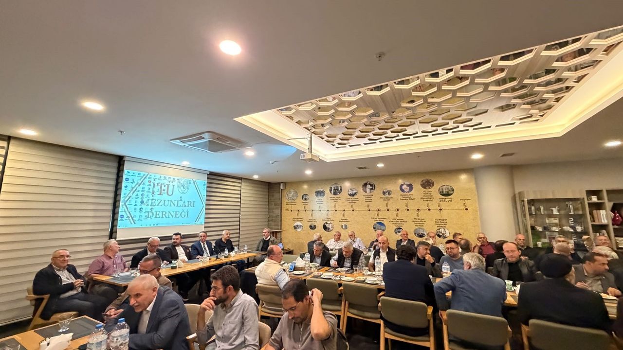 Bursa’da dünya ve Türkiye ekonomisi masaya yatırıldı