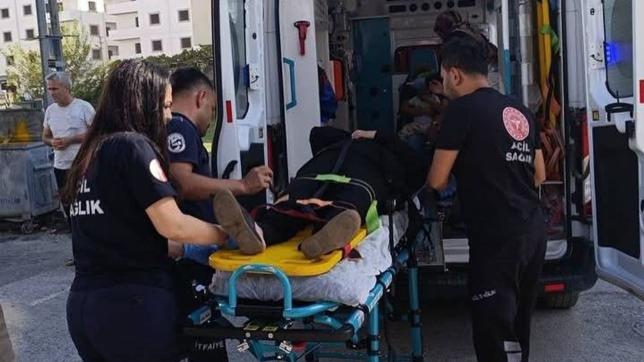 Dörtyol’da iki otomobil çarpıştı: 3 yaralı