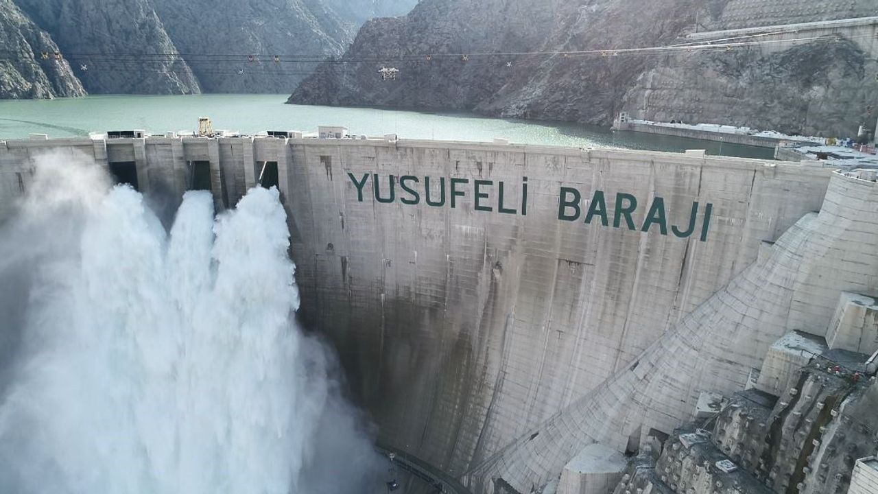 Kurak yılda rekor üreten Yusufeli, dört barajın da verimini artırdı