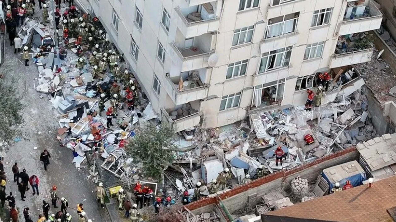 Maltepe'deki bina çökmesinde arama kurtarma çalışmaları sona erdi