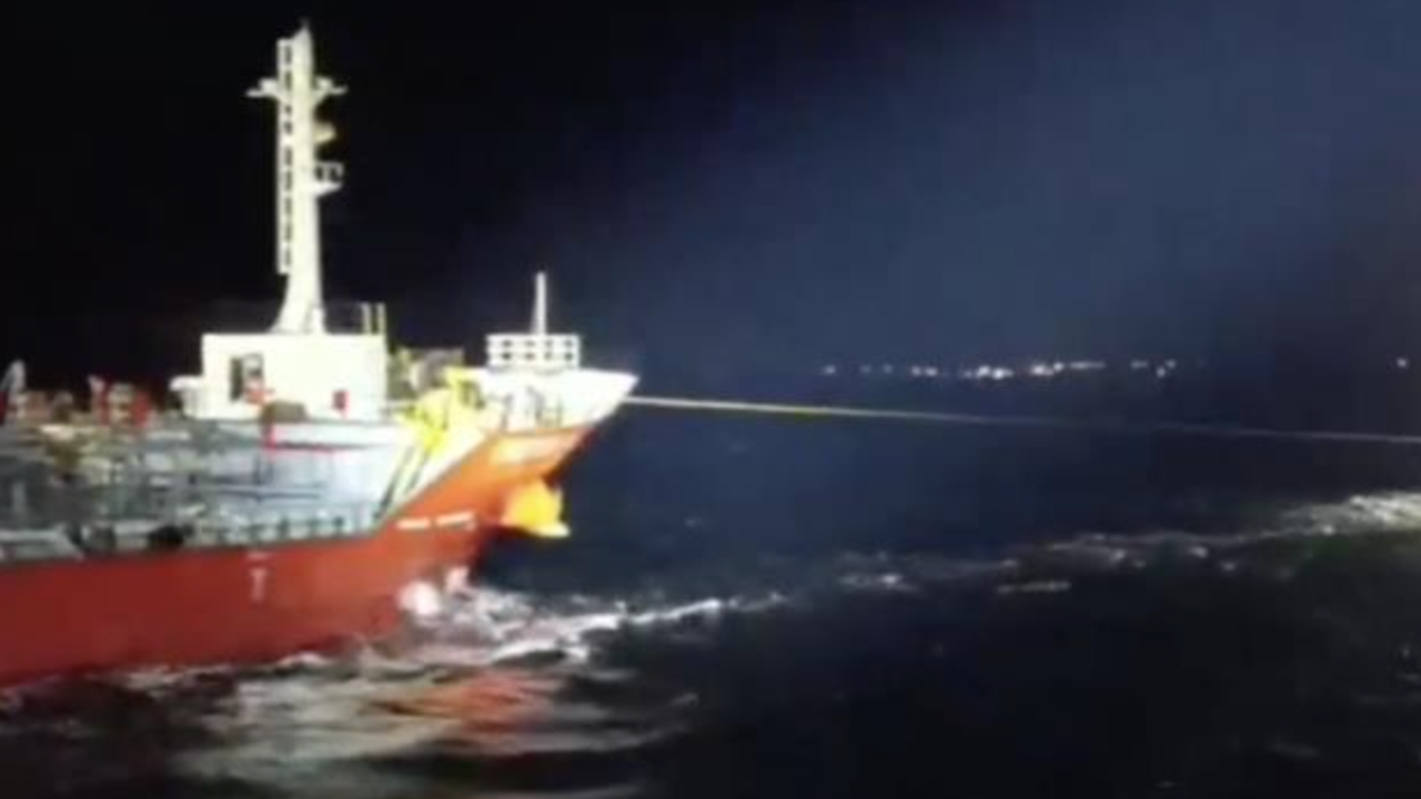 Çanakkale Boğazı’nda kimyasal tanker makine arızası yaptı