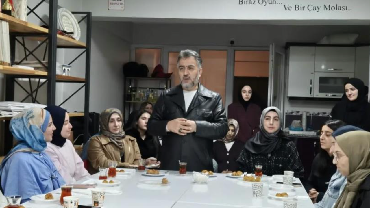 Bayburt’ta üniversite öğrencileriyle hadis sohbeti yapıldı