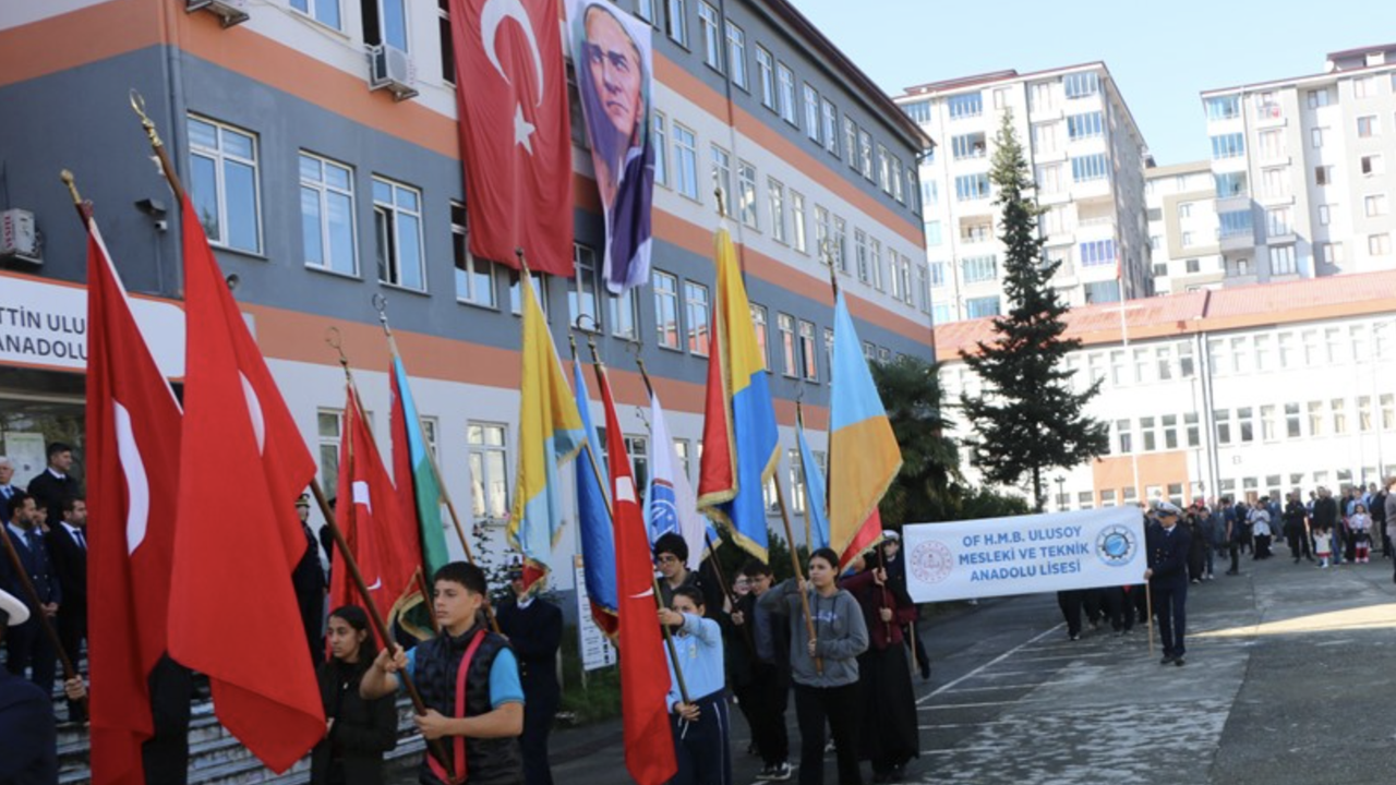 Trabzon'un Of ve Şalpazarı ilçelerinde 29 Ekim Cumhuriyet Bayramı kutlandı