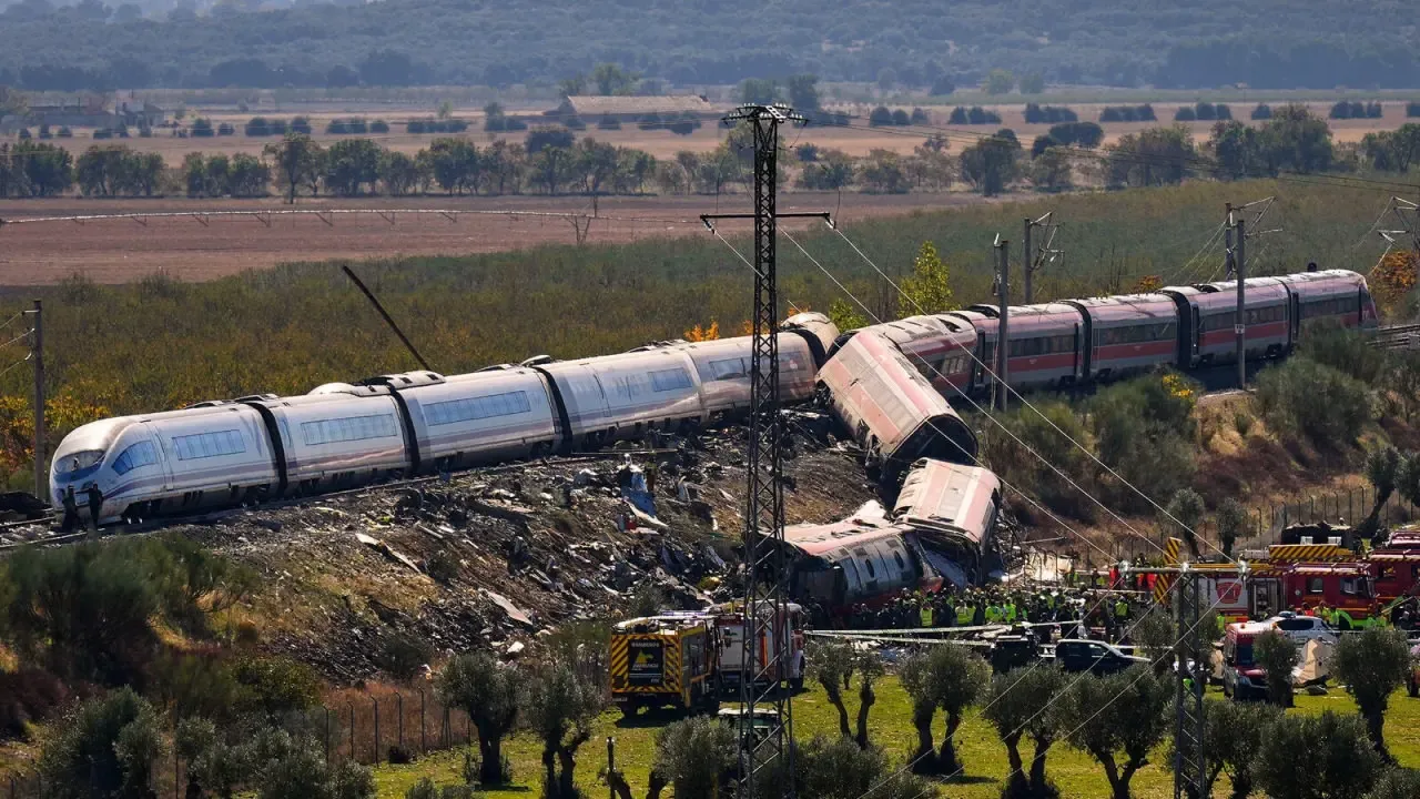 İspanya’daki hızlı tren faciasında kritik hata: 68 kişi hayatını kaybetti